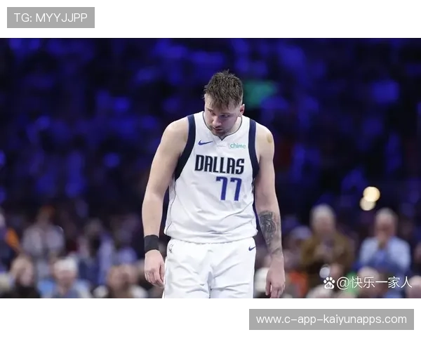 东契奇外线控制精准,独行侠继续扩大优势 东契奇外线控制精准,独行侠继续扩大优势